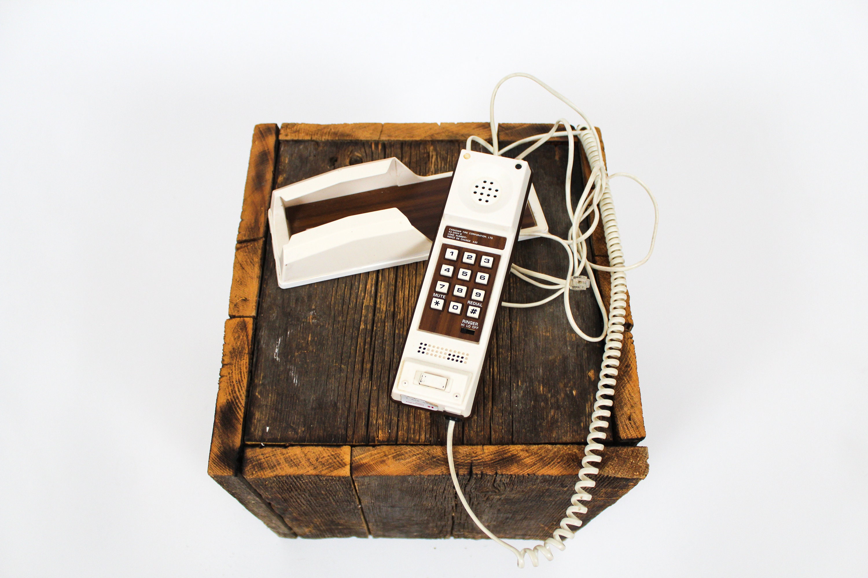 VNTG Canadian Tire wall mounted phone // Téléphone vintage Etsy