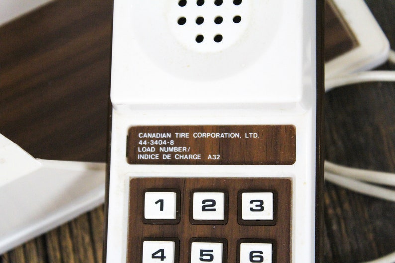 VNTG Canadian Tire wall mounted phone // Téléphone vintage Etsy