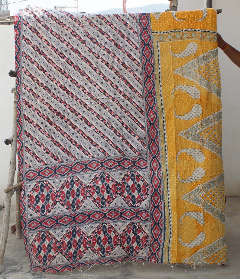 Vintage Reversible KanthaThrow Indian Cotton Kantha Quilt Floral Design Handmade Kantha Blanket Sari Kantha Bedspread Bohemian Bed Cover