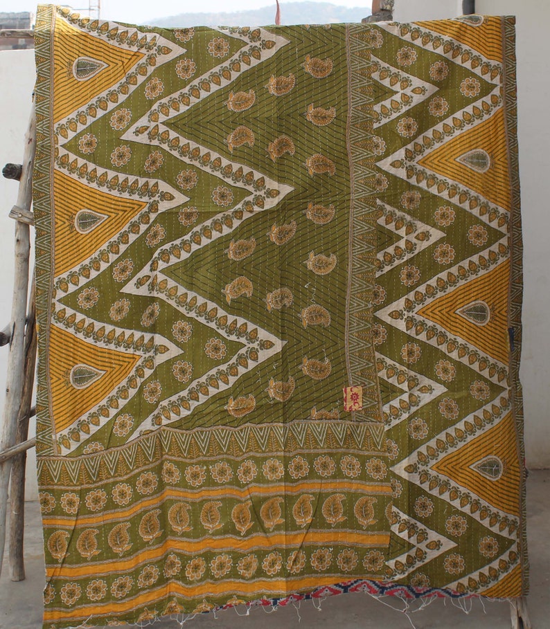 Vintage Reversible KanthaThrow Indian Cotton Kantha Quilt Floral Design Handmade Kantha Blanket Sari Kantha Bedspread Bohemian Bed Cover