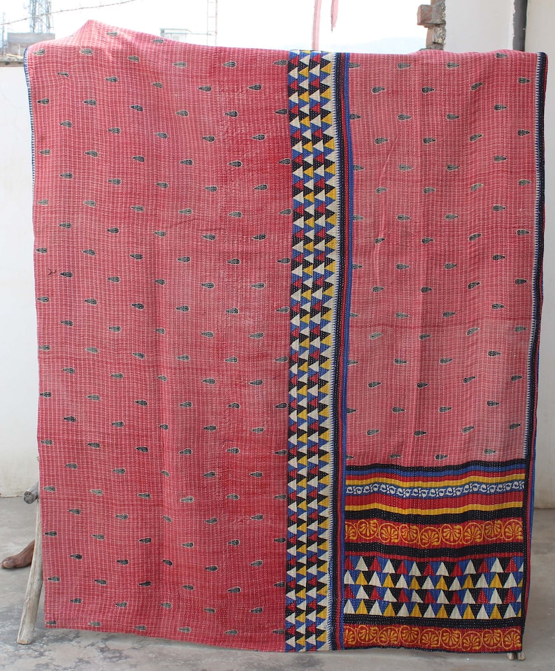 Handmade Kantha Quilt Floral Design Reversible Kantha Blanket Indian Sari Kantha Throw Bohemian Kantha Bedspread Hand Stitched Bed Cover
