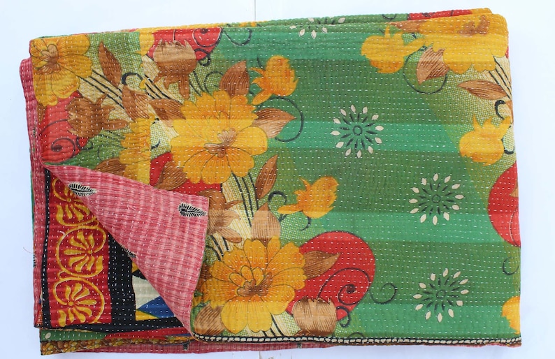 Handmade Kantha Quilt Floral Design Reversible Kantha Blanket Indian Sari Kantha Throw Bohemian Kantha Bedspread Hand Stitched Bed Cover