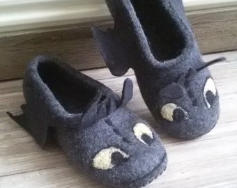 Felted Slippers "Toothless"