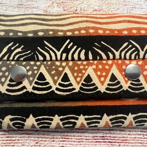 Cartera pequeña de tela de algodón premium con estampado africano y cierre a presión doble