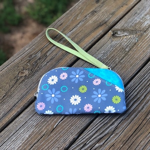 Cell Phone Wallet, Cell Phone Purse, phone pouch, wrist strap bag