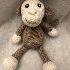 Animale di peluche all&#39;uncinetto a mano Amigurumi Monkey