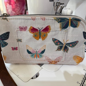 Ladies’ wristlet, wallet, clutch, little zipper pouch, cell phone pochette, handcrafted, adorable wristlet, clutch purse
