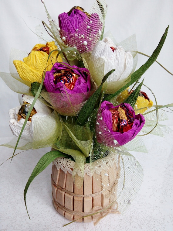 Fleurs En Papier Avec Des Bonbons à Lintérieursweet