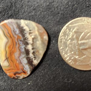 Stone Guitar Pick (Mexican Crazy- Lace)