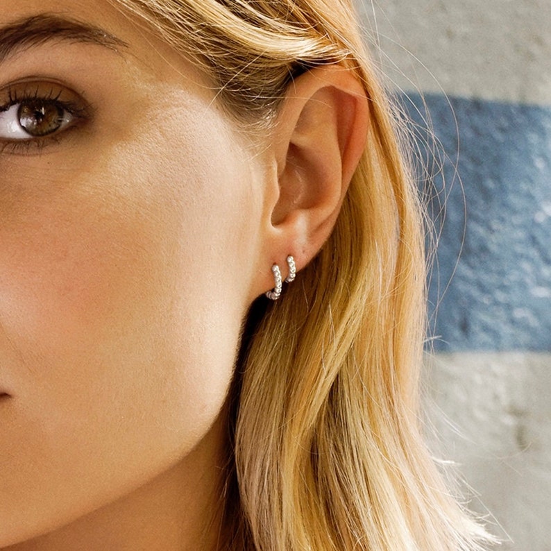 Silver hoop earrings Tiny hoop earrings Huggie hoop earrings Cartilage Hoop Small hoop earrings Silver hoop earrings Huggie earrings