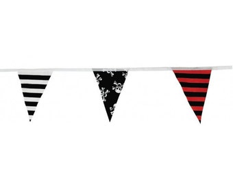 Triangular 12 Flags Red & Black 5M Triangle Flag Bunting