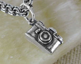 925 Silver Miniature Vintage Film Camera Pendant Jewelry Photographer Cameraman Gift / Mini Silver Camera Pendant Necklace