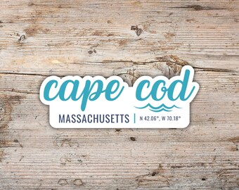 Cape Cod-sticker, modern schriftlettertype met lengtegraad, vinylsticker laptops, waterflessen, koelers, sticker Massachusetts