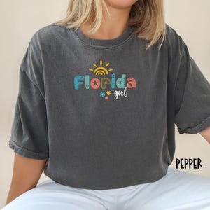 Retro Florida Girl Shirt, Florida T Shirt, Florida Trip Tee Shirt, Florida Vacation Shirt, Florida Gift, Florida Comfort Colors, Florida Tee