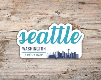 “Seattle” Aufkleber, moderne Schreibschrift mit Breitengrad, Längengrad, Vinyl-Aufkleber Laptops, Wasserflaschen, Kühler, Washington Aufkleber