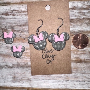 Pendientes Disco Mouse / Pendientes de arcilla polimérica / Pendientes de arcilla polimérica / Pendientes de arcilla / Pendientes inspirados en Disney / pendientes de bola de discoteca