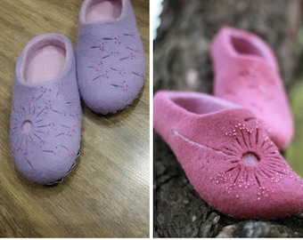 Felted wool pink and purple slippers with flower, women house shoes, winter   boots organic clogs 50th birthday gift slide felt slippers
