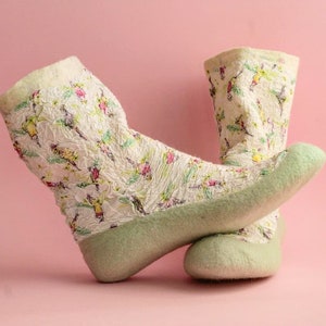 Witte vilten sokken met papegaai vogels ontwerp, vilt wol slippers, moeder verjaardag cadeau, grappige warme sokken, laarzen vrouwen, gezellige thuisschoenen