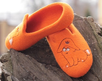 Orange gefilzte Wolle Hausschuhe mit Katze Stickerei, Frauen umweltfreundliche handgemachte Schuhe, Kleinkind Mädchen Geschenk, Hausschuhe Filz Stiefel Sommer Hausschuhe