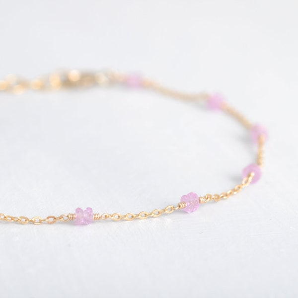 Bracelet saphir délicat, collier réglable avec saphirs roses, Or 14K rempli, Rosé GF ou Argent Sterling