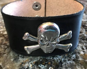 Mens Skull and Crossbones Leather Bracelet