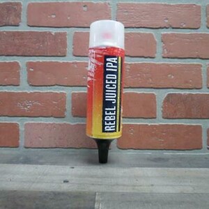 Tirador de grifo de cerveza con forma de lata de pintura en aerosol Sam Adams Rebel Juiced IPA para bar en casa
