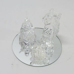 Miniatuur kerststal Carlton Cards 4-delige doorzichtige plastic spiegelvoet