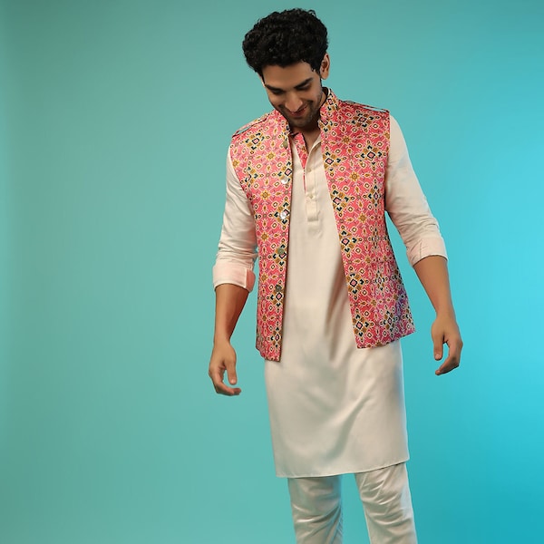 Pyjama Kurta blanc et rose pour hommes Ensembles de veste Kurta de créateur Indien festif, vêtements de fête de mariage, vêtements ethniques traditionnels ensembles Kurta prêts à l'emploi