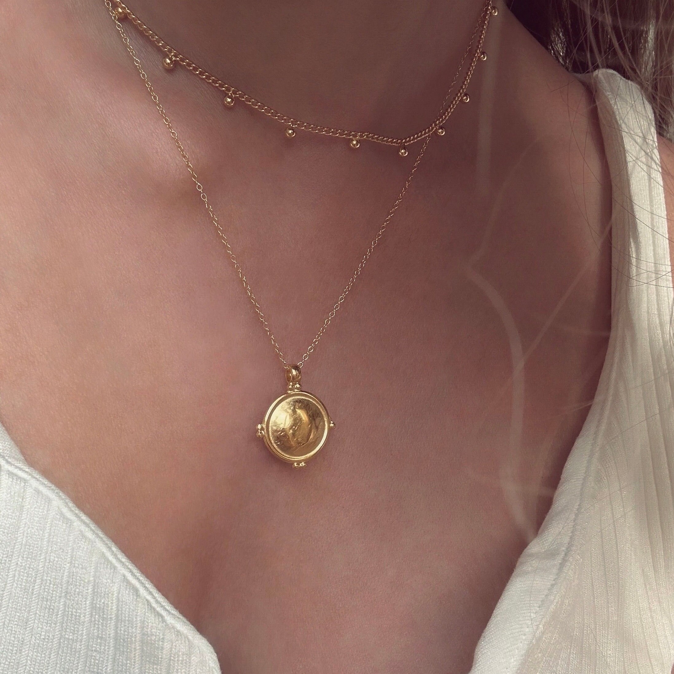 ネックレス・ペンダント Hammered 18K Gold Round/Coin & 10K Gold Thin Chain Necklace 24k Gold Plated Round Pendant Necklace, Ancient Coin Coin
