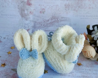 White crochet baby booties, baby boy or girl gift, newborn gifts, baby slippers, soft boots, newborn photography