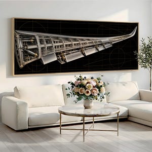Könnte beinhalten: Ein großes rechteckiges Wandbild mit einer detaillierten technischen Illustration einer Flugzeugflügelstruktur. Der metallische Flügel ist vor einem schwarzen Hintergrund mit feinen Rasterlinien und goldenen geometrischen Mustern dargestellt.