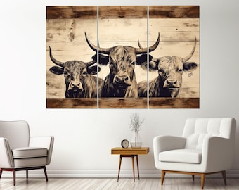 Drei Kühe auf Leinwand, Highland Kühe auf Holzhintergrund Druck, Bauernhaus Leinwandkunst, gerahmt und fertig zum Aufhängen