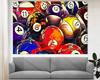 Op de afbeelding: Een kleurrijk abstract schilderij van biljartballen met de nummers 1, 2, 3, 4, 5, 6, 7, 8, 9, 10, 11, 12, 13, 15 en een paar andere nummers. De ballen zijn in een willekeurig patroon gerangschikt en zijn geschilderd in verschillende tinten rood, geel, blauw, groen en zwart.
