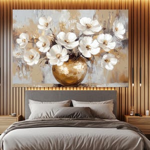 Lienzo impreso con jarrón dorado y flores blancas, cuadro de magnolia blanca, arte de pared floral de colores suaves, naturaleza muerta floral, enmarcado y listo para colgar