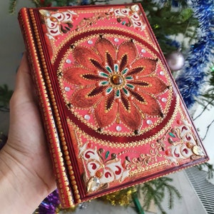 Hand-Painted Mandala Journal – A Unique Work of Art for Your Thoughts & Dreams