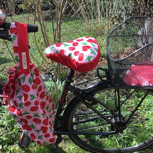 Bicycle basket bag with matching saddle covers