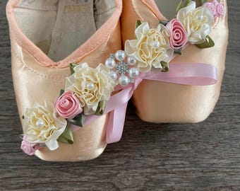 Ivory and Pink Jewel BunWrap: Pink Pearl ballet wrap