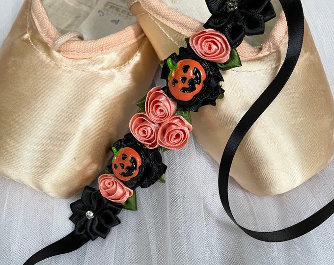 BunFlowerz Halloween BunWrap (Halloween BunPin, Orange and Black BunWrap, Jack-o-lantern bow, Pumpkin Bun Wreath, Halloween hair wreath)