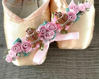 Gingerbread Ballet BunWrap: Christmas bun wrap