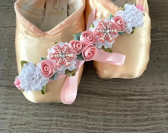 Snowflake Ballet BunWreath: Snow Flake holiday BunWrap