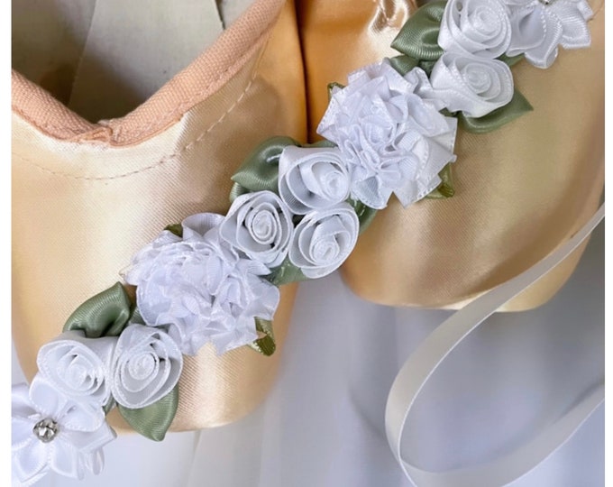 BunFlowerz White Floral BunWreath (ballet bunwrap, floral hairpiece, hair garland, bunflower, flower crown, bridal bun wrap)