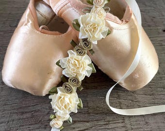 Gold and Ivory BunWrap: Nutcracker angel ballet bun wrap