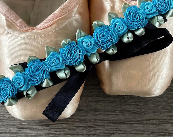 Turqoise Ballet Bun Wrap: Aqua hair garland