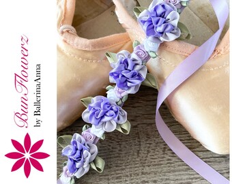 BunFlowerz Petals Lavender Floral BunWreath (Lavendel-Ballettwickel, Lavendel-Brötchenwickel, Lavendel-Brötchenblume, Haargirlande, lila Brötchenwickel)