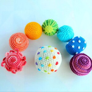 Montessori sensory balls / Crochet rattle balls organic baby toys / Montessori toddler activity toy image 7