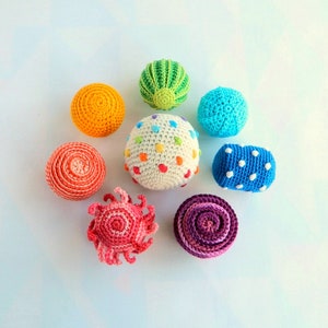 Montessori sensory balls / Crochet rattle balls organic baby toys / Montessori toddler activity toy image 1