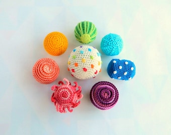 Montessori sensory balls / Crochet rattle balls organic baby toys / Montessori toddler activity toy