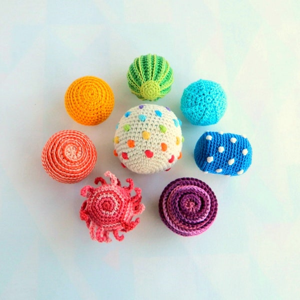 Montessori sensory balls / Crochet rattle balls organic baby toys / Montessori toddler activity toy