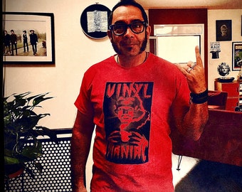 Men's T Shirt VINYL MANIAC!  Artwork Sadhu the Serbian- Limited- RED