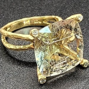 14k solid yellow gold hammered split shank ring with 0.08 ct. SI1, G color natural brilliant diamonds & 15.80 ct. natural rutilated quartz.